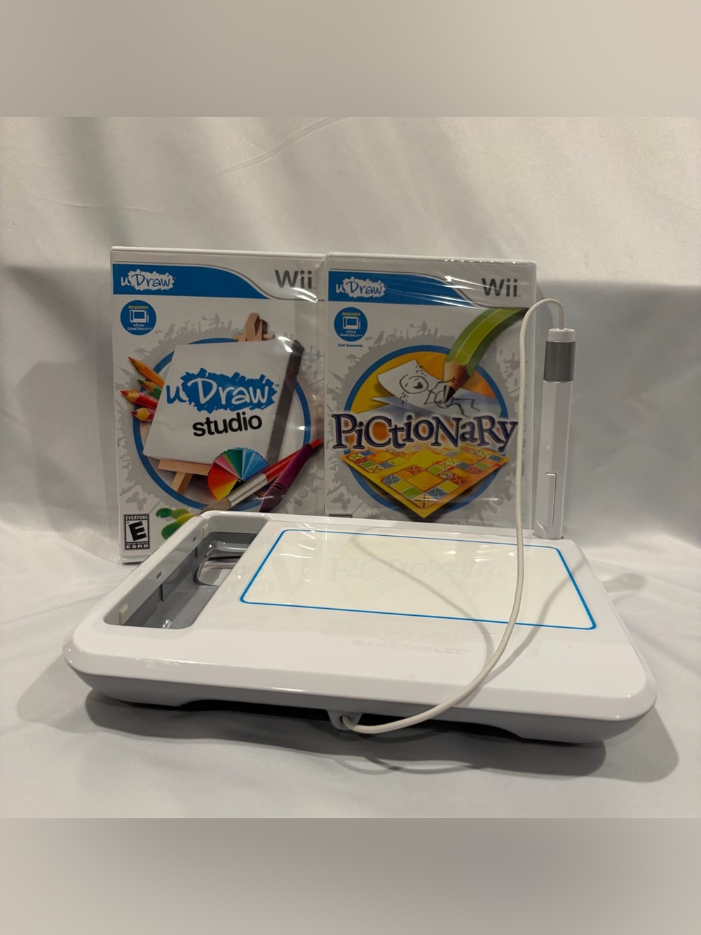 UDraw Studio & Pictionary Wii Games w/ UDraw Tablet Included